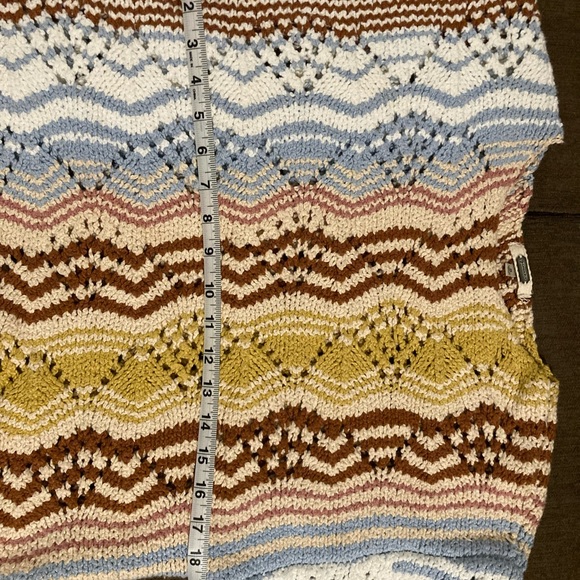 Beautiful gimmicks sweater in perfect condition size small - Picture 5 of 8